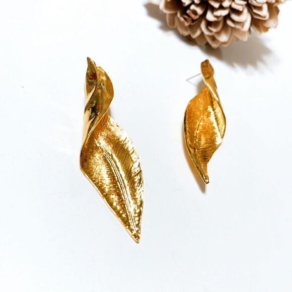 Zara gold leaf earrings M72 - Picture 4 of 6